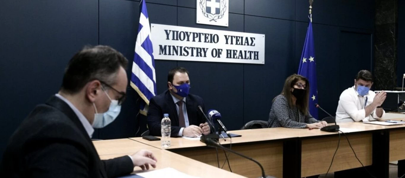 «Μπάνια» του λαού και για τους «ειδικούς» - Αλλαγές στην ενημέρωση για κορωνοϊό